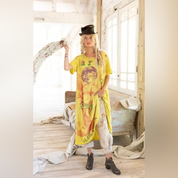 Magnolia Pearl Yellow Graphic Dress - Picture 6 of 7